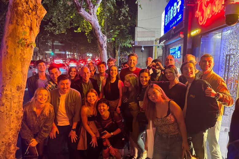Foto di gruppo durante il pub crawl